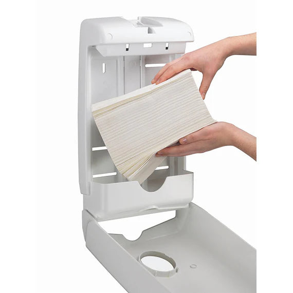 0023 Premium Interleaved hand towel 4000sheets (1)